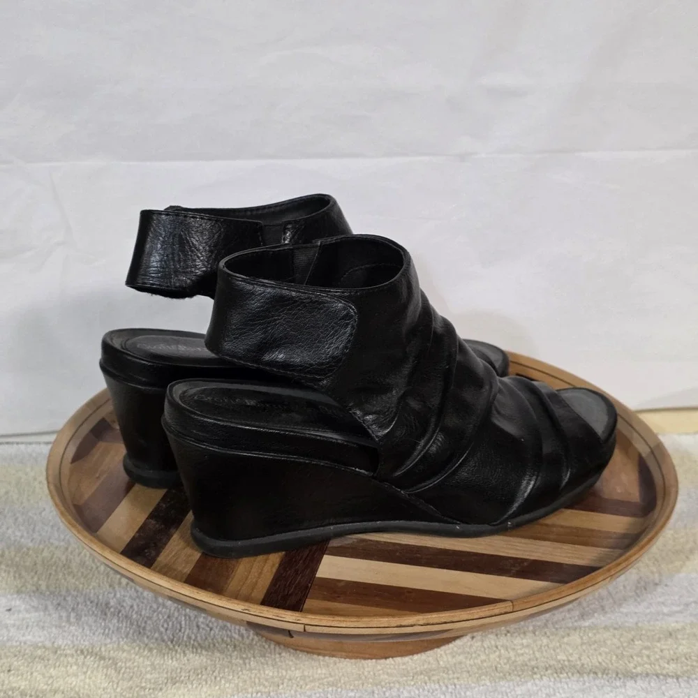 Black Faux Leather Sandals Croft & Barrow Womens Shoes SIZE 6.5 Peep Toe